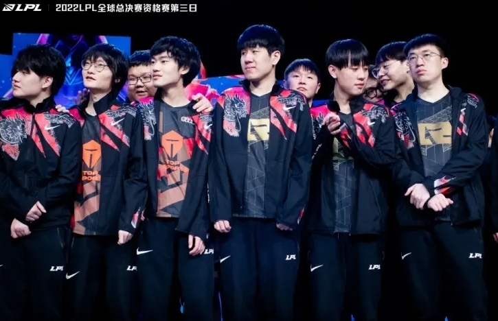 在第十二洞 在第十二洞